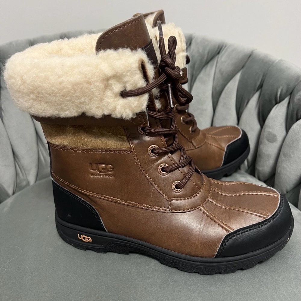 UGG big kids size 3 Brown and Black Winter Boots Adirondack